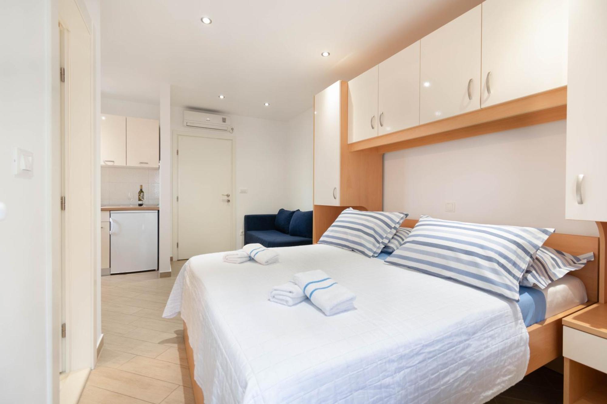Studio Apartmani Dora มาคาร์สกา ภายนอก รูปภาพ