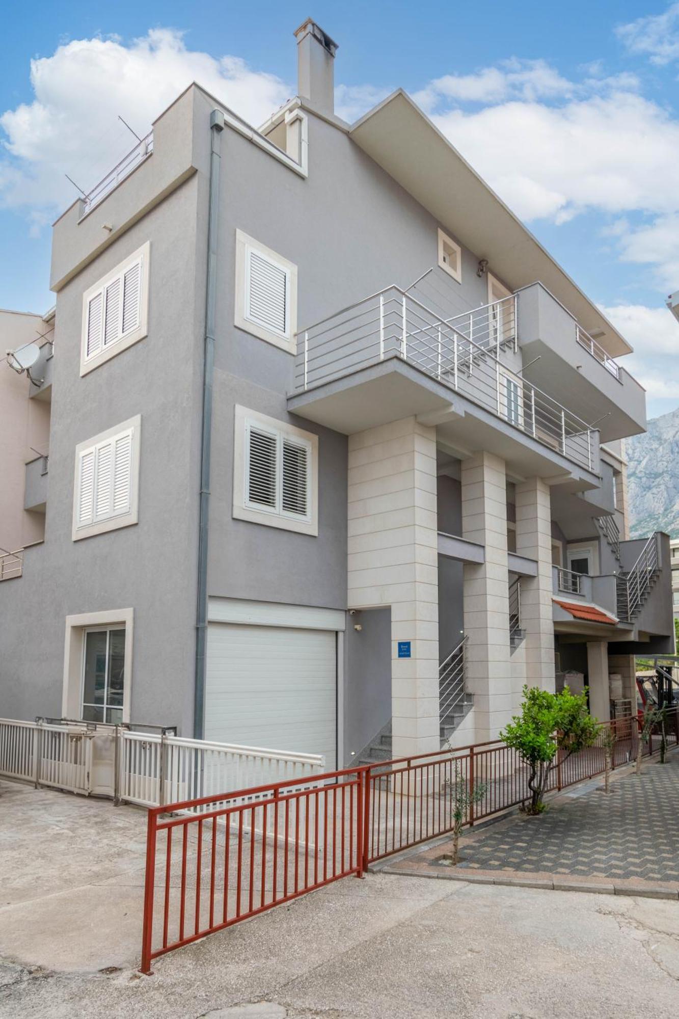 Studio Apartmani Dora มาคาร์สกา ภายนอก รูปภาพ