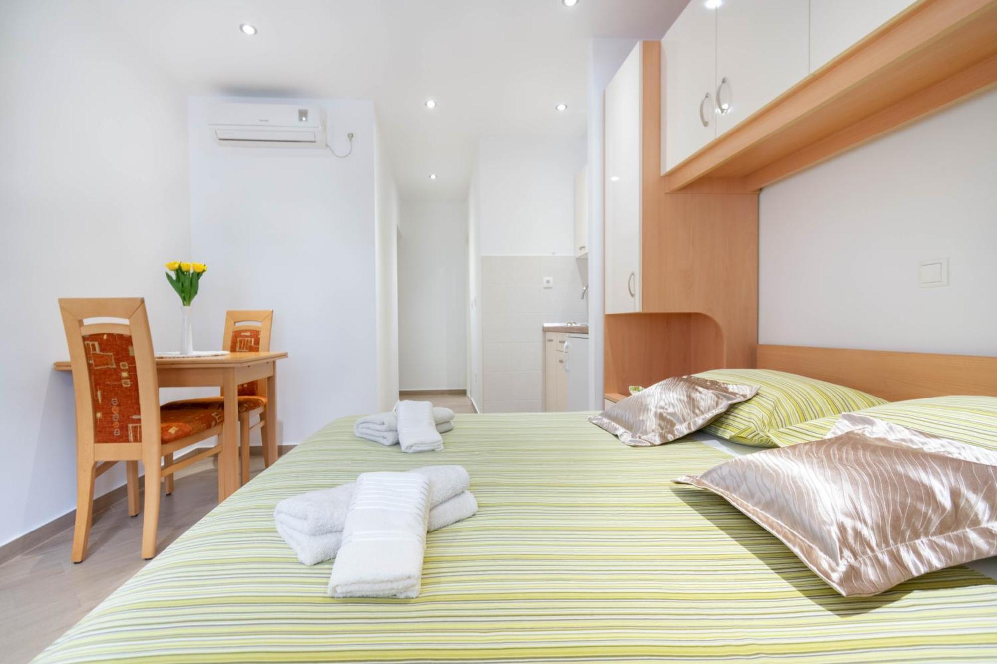 Studio Apartmani Dora มาคาร์สกา ภายนอก รูปภาพ