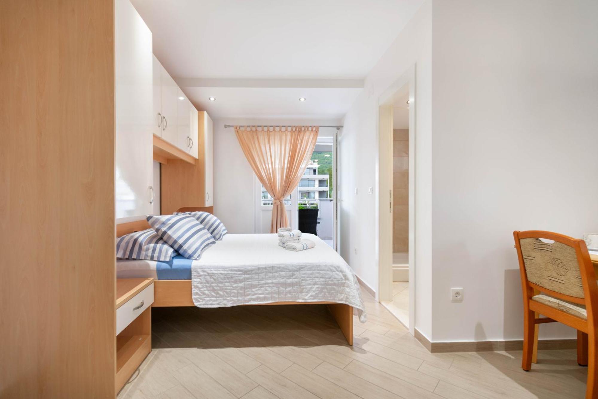 Studio Apartmani Dora มาคาร์สกา ภายนอก รูปภาพ